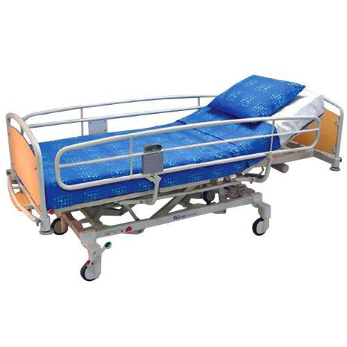 Кровать для интенсивной терапии и кардиореанимации  Lojer ScanAfia PRO ICU-90,размер ложа 88*205 см., 4 секции,    электропривод высоты, спинной, коленной и ножной секции